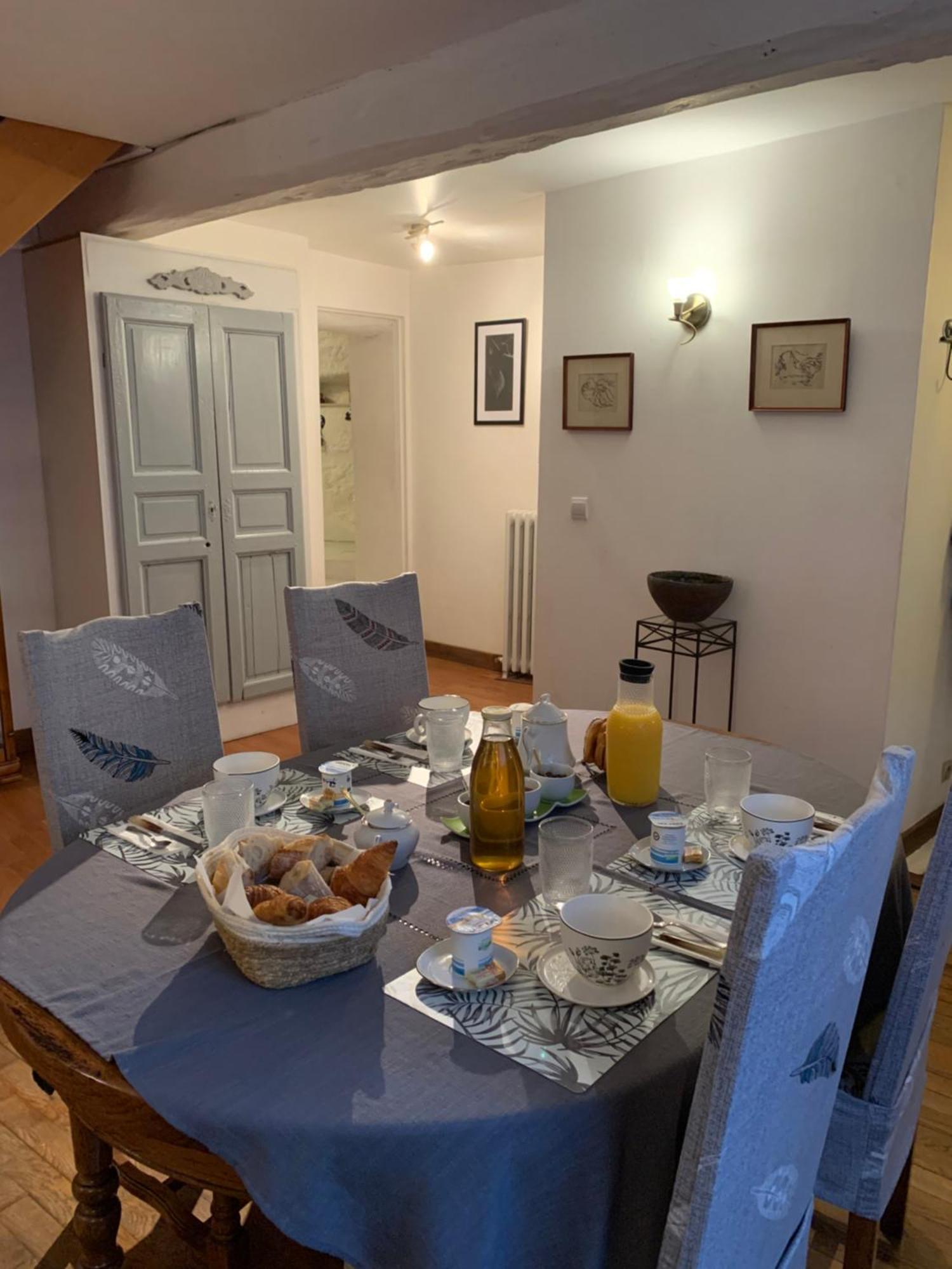 Bed and Breakfast les mésanges Bourré Exterior foto